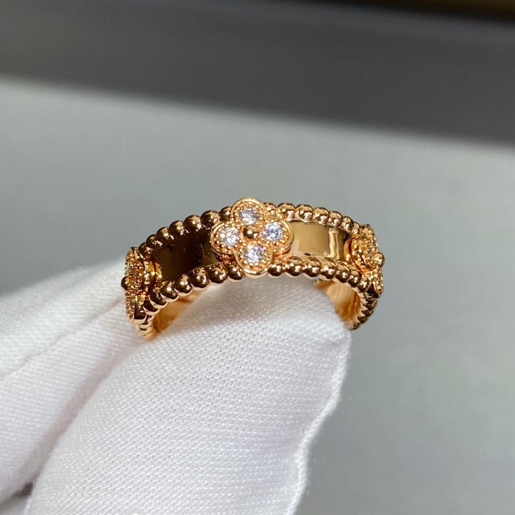 18K Perl̩e Clovers Ring
