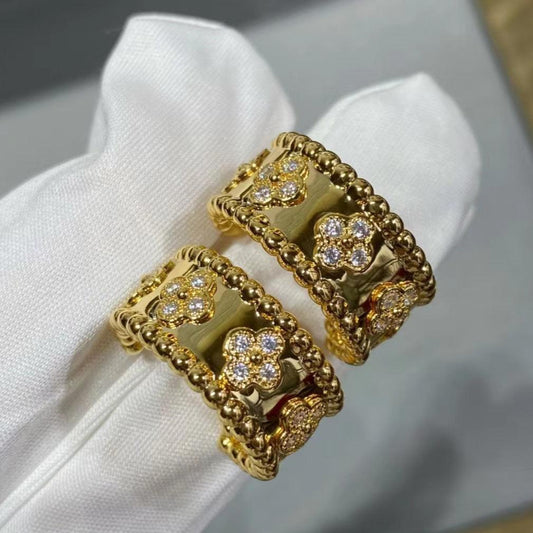 18K Yellow Gold Perl̩e Clovers Hoop Earrings