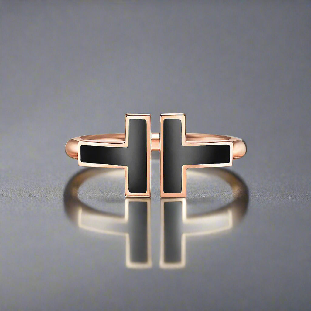 18K T Black Onyx Wire Ring