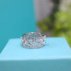 18K T Victoria  Ring