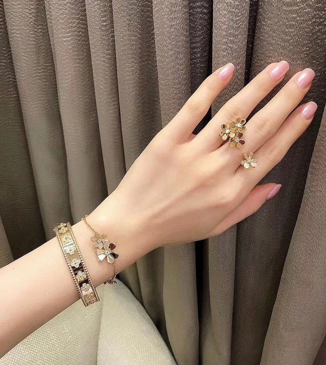 18K Perl̩e Clovers Bracelet