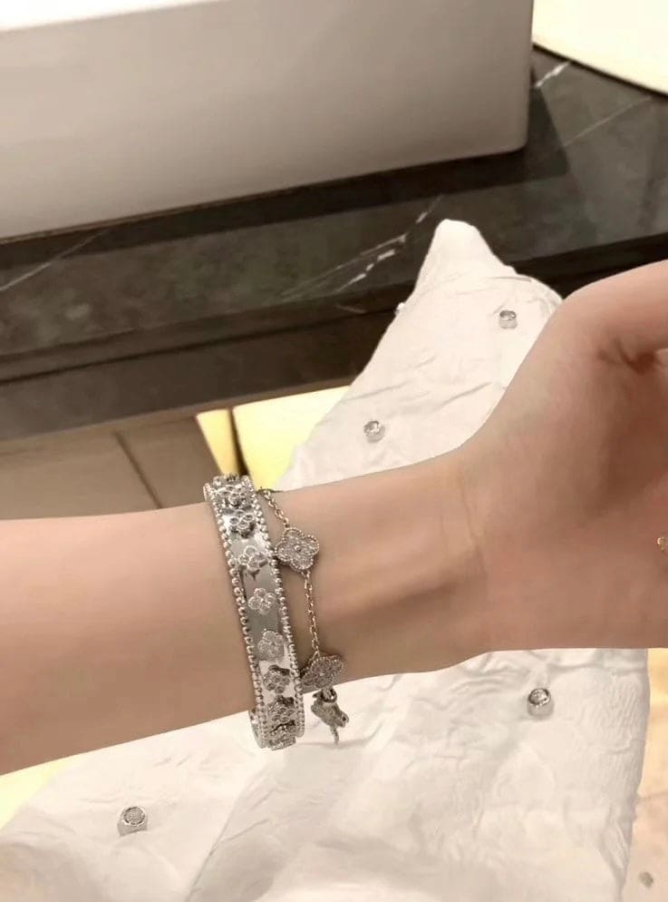 18K Perl̩e Clovers Bracelet