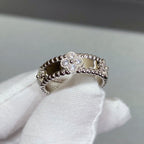 18K Perl̩e Clovers Ring