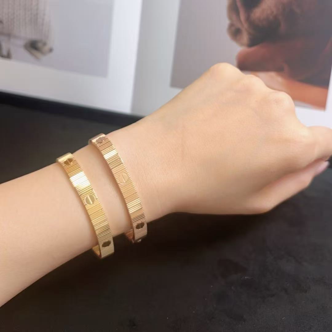 18K Love Unlimited  flexible Bracelet