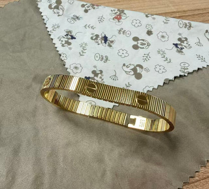 18K Love Unlimited  flexible Bracelet