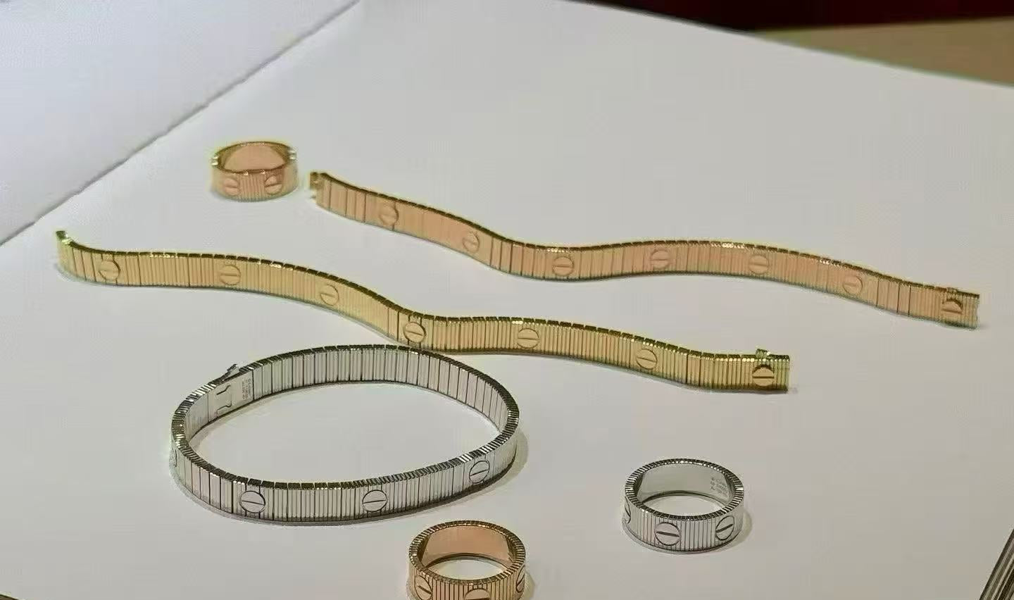 18K Love Unlimited  flexible Bracelet