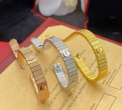 18K Love Unlimited  flexible Bracelet