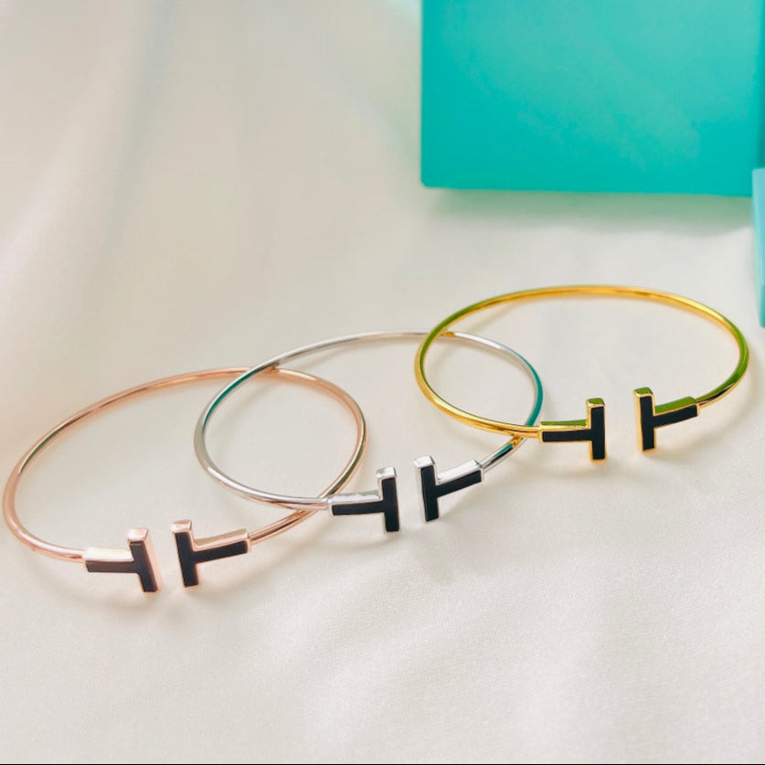 18K T Black Bracelet