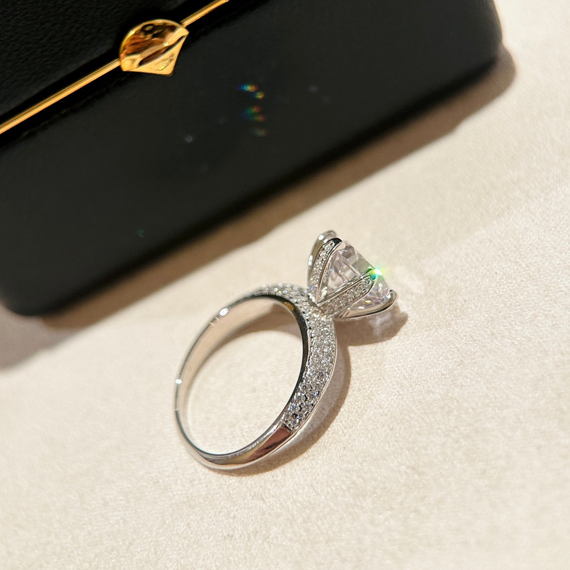 18K T Pav̩ T Setting Engagement Ring